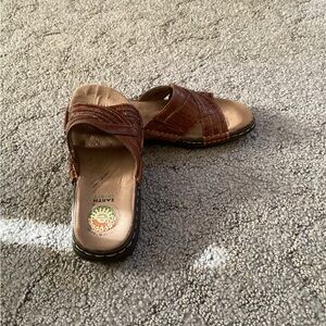 Women's Earth Spirit Brown Sandals